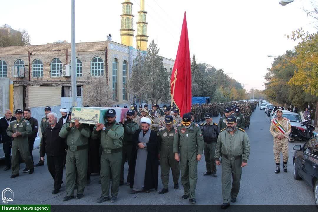 استقبال از پیکر مطهر شهید گمنام در مرکز آموزش هوانیروز شهید وطن پور اصفهان+ تصاویر