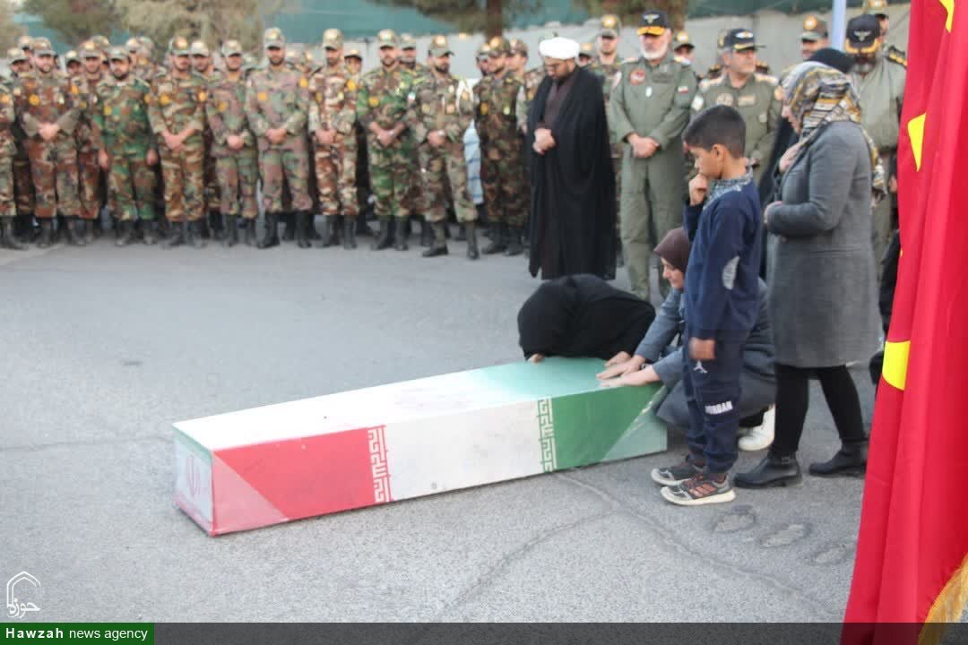 استقبال از پیکر مطهر شهید گمنام در مرکز آموزش هوانیروز شهید وطن پور اصفهان+ تصاویر