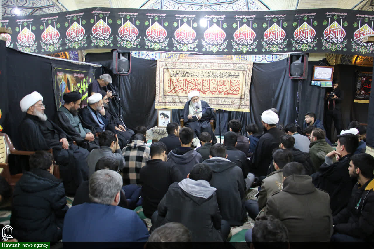 زهد در دنیا، فقاهت در دین و اصلاح نفس مسیر سعادت طلاب است