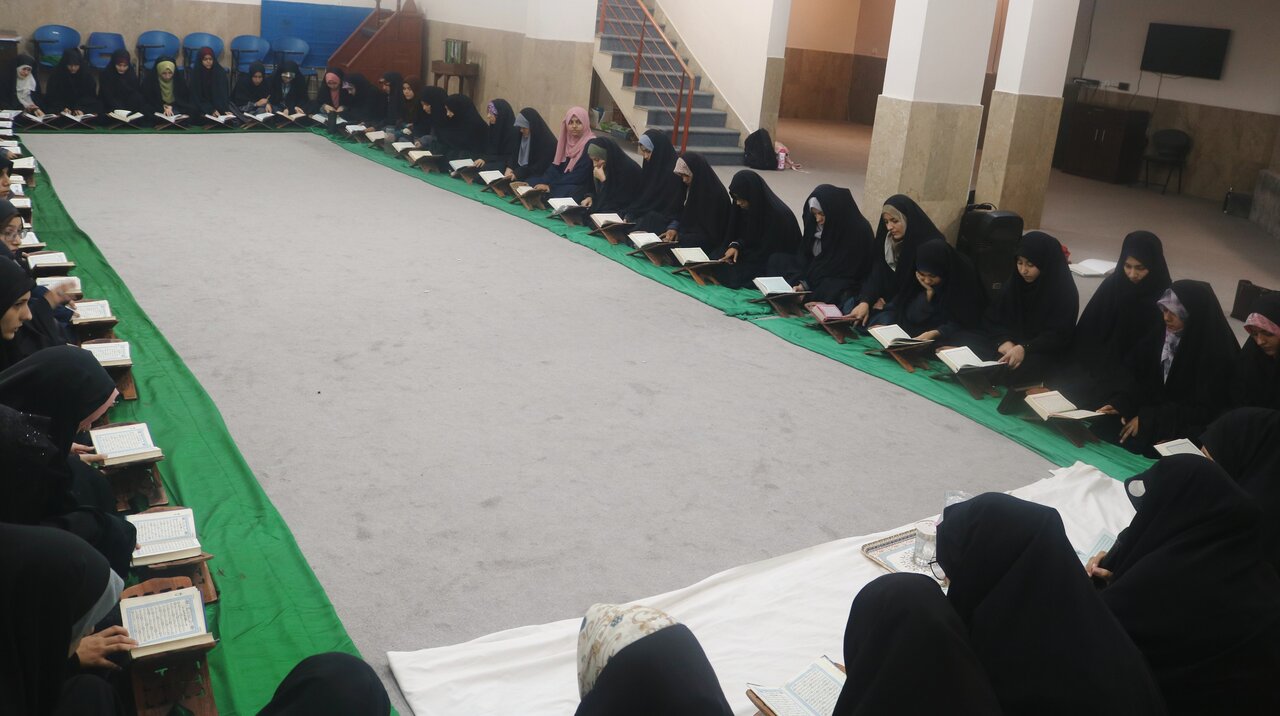 جامعہ المصطفیٰ کراچی شعبۂ طالبات کی ایامِ فاطمیہ میں قرآنی سرگرمیاں؛ 17 ہزار سے زائد ختمِ سورۂ کوثر و علمی مقابلوں کا انعقاد