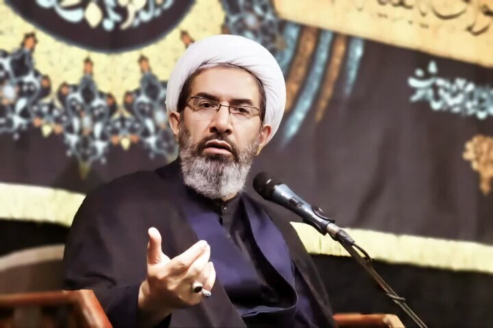 نقش رهبر انقلاب در خنثی کردن توطئه ها ستودنی است