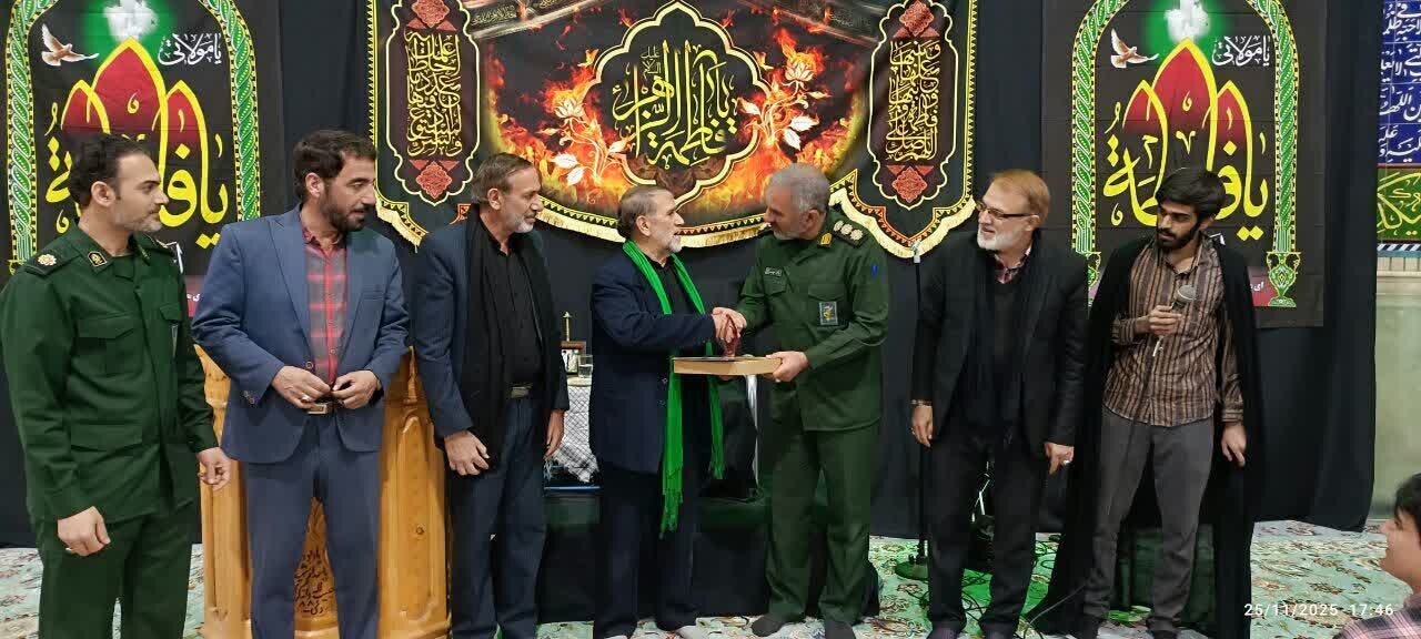 مداح و پیشکسوت بااخلاص اهل‌بیت(ع) آران وبیدگل تجلیل شد