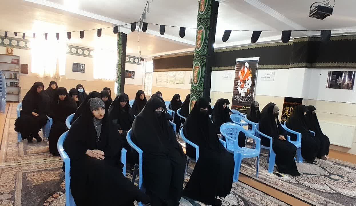 نشست تخصصی «انجام وظیفه؛ معیار ارزش‌گذاری انسان» در مدرسه ریحانه‌النبی(س) رفسنجان