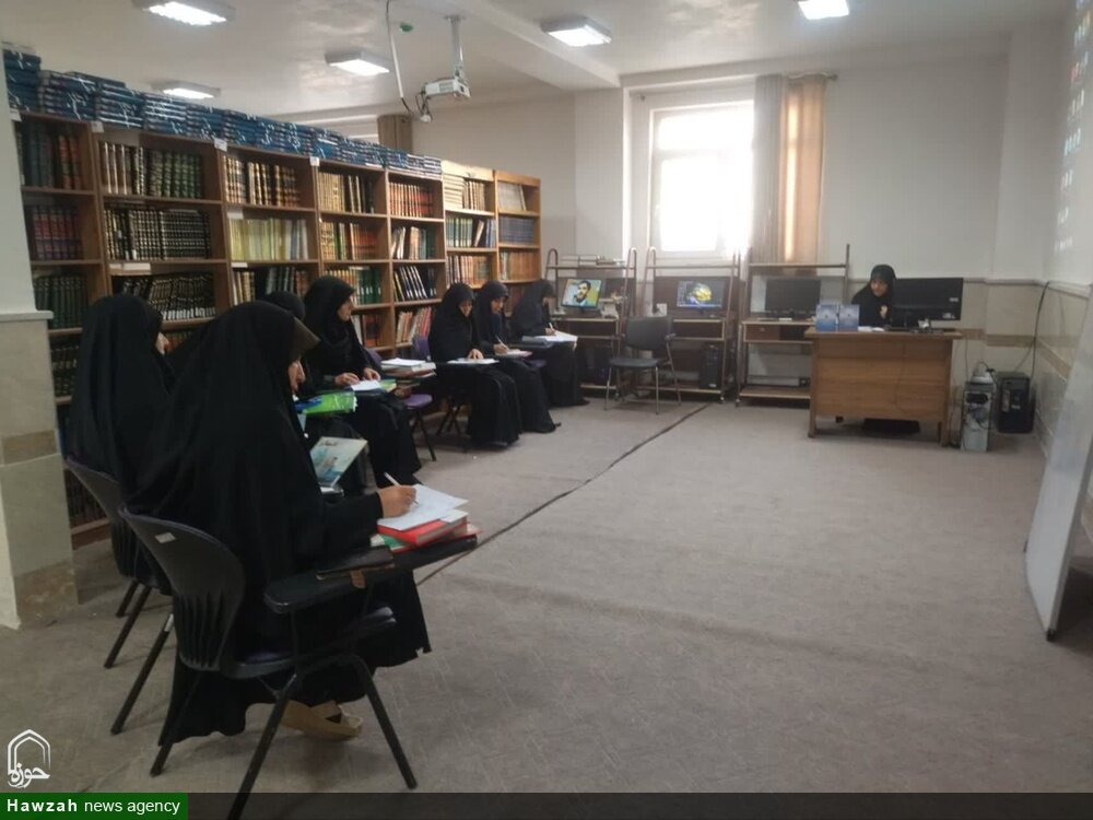 برگزاری کارگاه پژوهشی ویژه طلاب مدرسه علمیه زینبیه خرم آباد