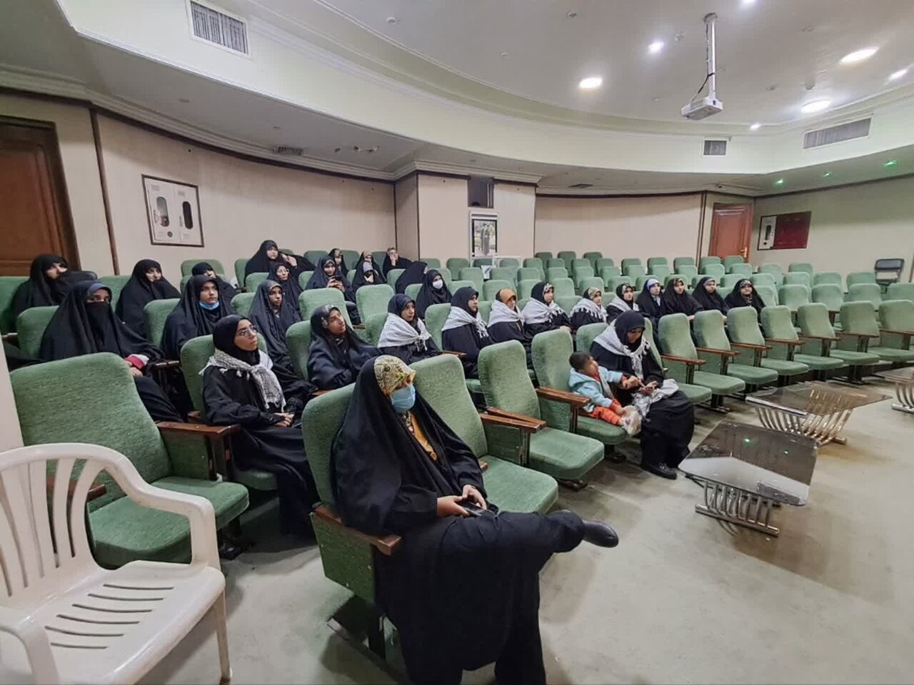 اردوی سیاحتی-زیارتی طلاب مدرسه علمیه الزهرا(س) شهداد در کرمان برگزار شد