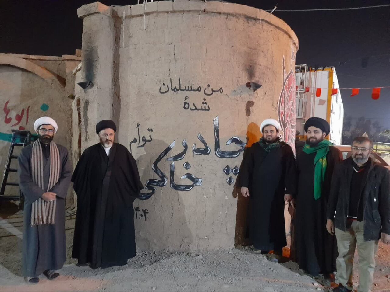 پنجمین سوگواره تجسّمی چادرِخاکی در قم به ایستگاه آخر رسید