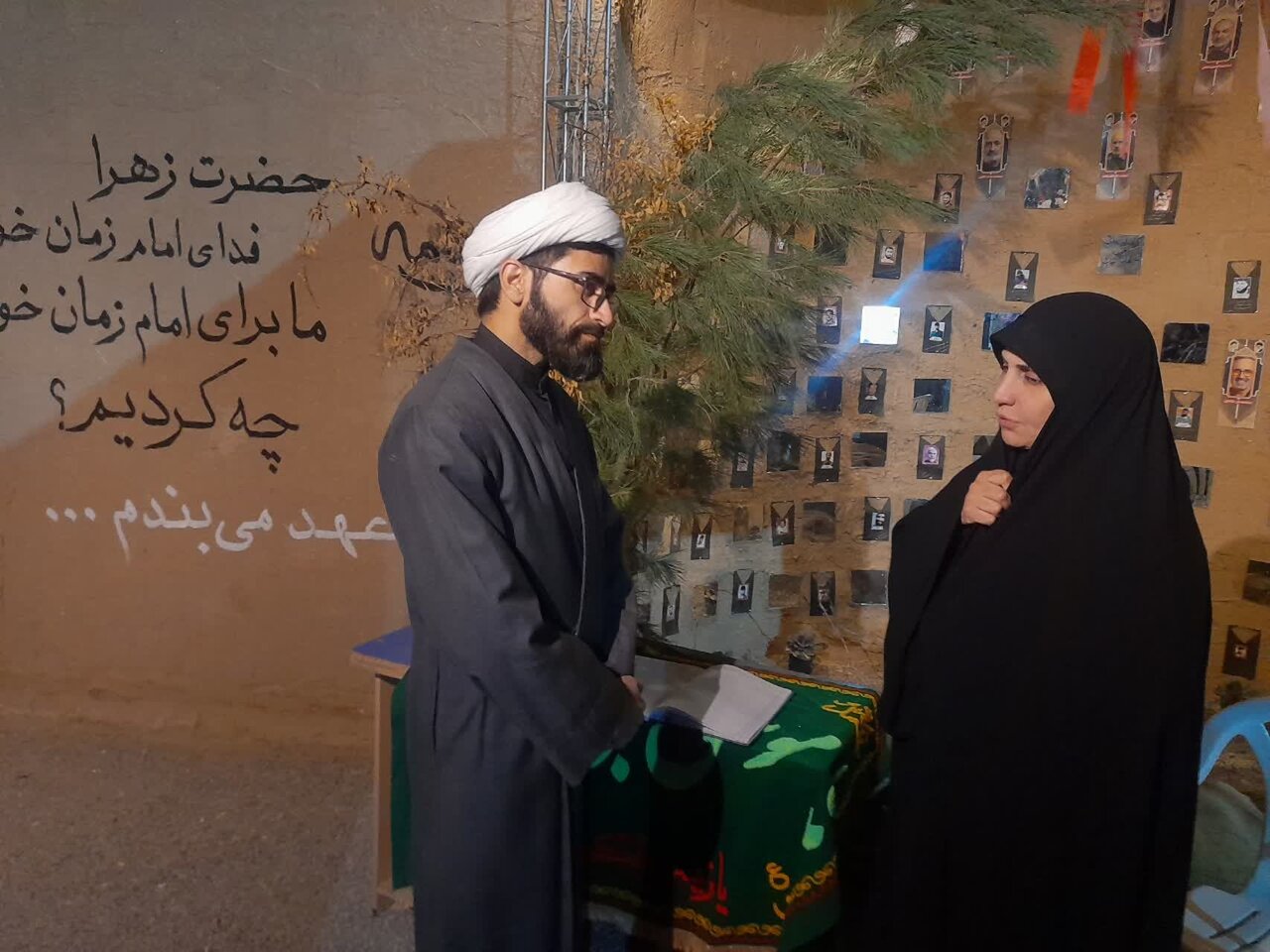 پنجمین سوگواره تجسّمی چادرِخاکی در قم به ایستگاه آخر رسید