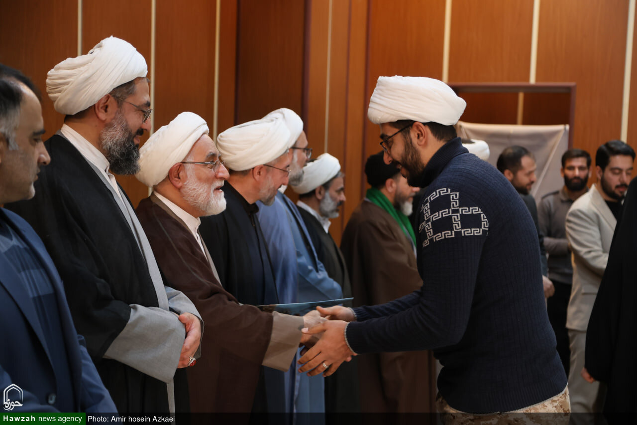 تصاویر / گردهمایی دانشجویان و طلاب بسیجی، پیشگامــان رهــایی