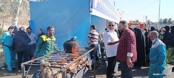 تصاویر/ حضور مواکب و میز خدمت شهرداری در ساوه