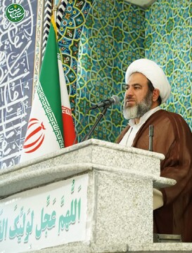 امروز همه باید بسیجی که مایه امید مستضعفین عالم است را تقویت کنیم