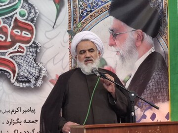 ایثار و فداکاری خانواده شهدا مسئولیت مدیران را سنگین ترمی کند