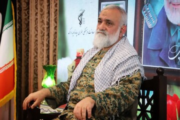 خون شهدا رمز بقای انقلاب است