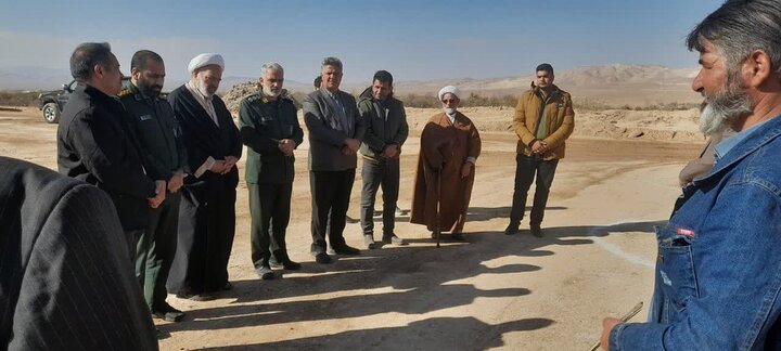 تصاویر/ حضورامام جمعه جوشقان قالی در مراسم کلنگ زنی سالن ورزشی شهرداری ومرکز جامع سلامت جوشقان قالی