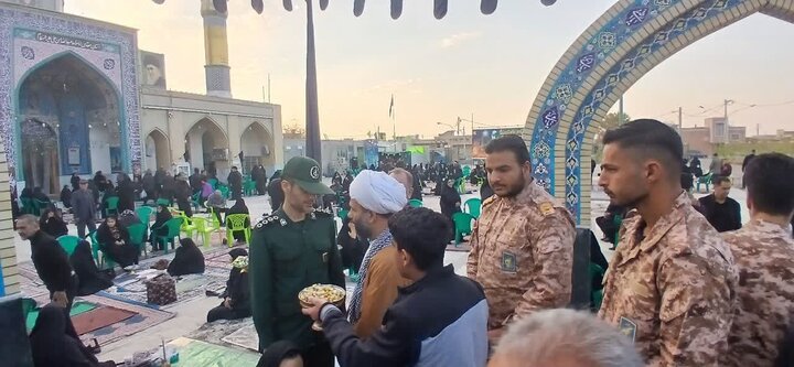 تصاویر غبارروبی و عطرافشانی گلزارشهدای ابوزیدآباد