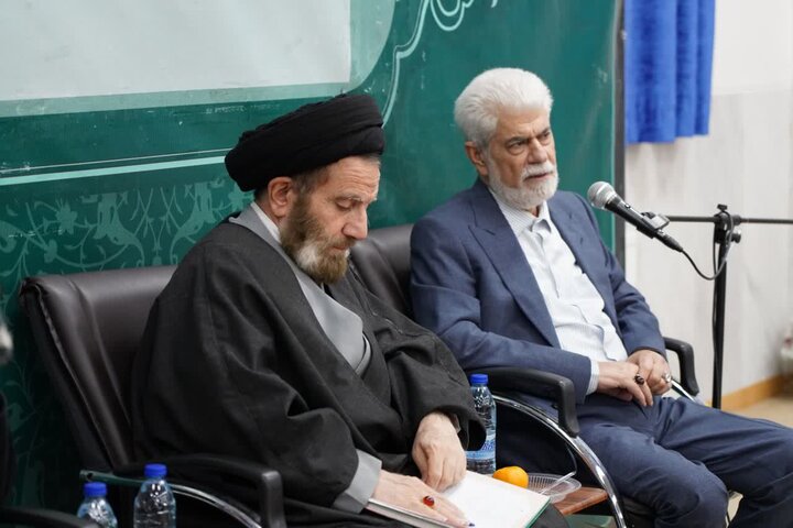 تصاویر/دیدار رئیس کمیسیون بهداشت و درمان مجلس شورای اسلامی به‌همراه اعضای این کمیسیون با نماینده ولی‌فقیه در لرستان