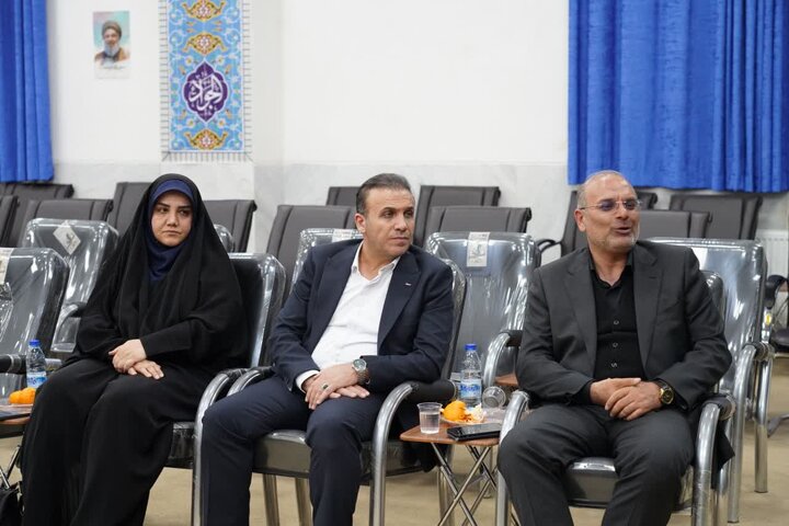 تصاویر/دیدار رئیس کمیسیون بهداشت و درمان مجلس شورای اسلامی به‌همراه اعضای این کمیسیون با نماینده ولی‌فقیه در لرستان