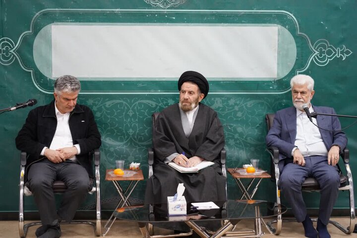 تصاویر/دیدار رئیس کمیسیون بهداشت و درمان مجلس شورای اسلامی به‌همراه اعضای این کمیسیون با نماینده ولی‌فقیه در لرستان