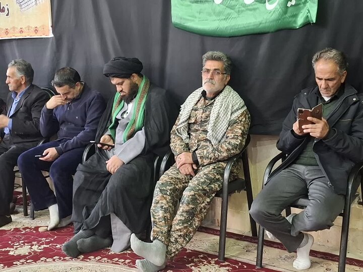 تصاویر/ نماز عبادی سیاسی بخش برزک در روستای آزران