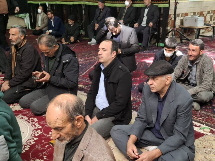 تصاویر/ نماز عبادی سیاسی بخش برزک در روستای آزران