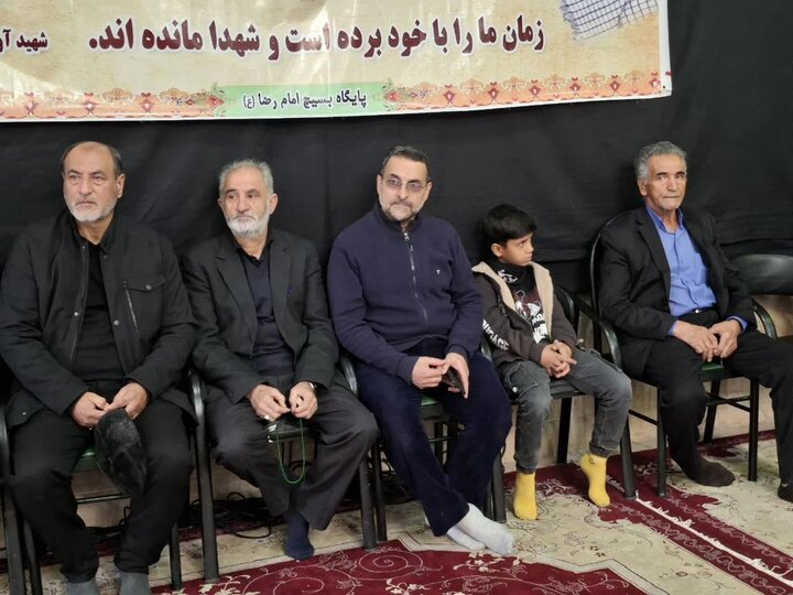 تصاویر/ نماز عبادی سیاسی بخش برزک در روستای آزران