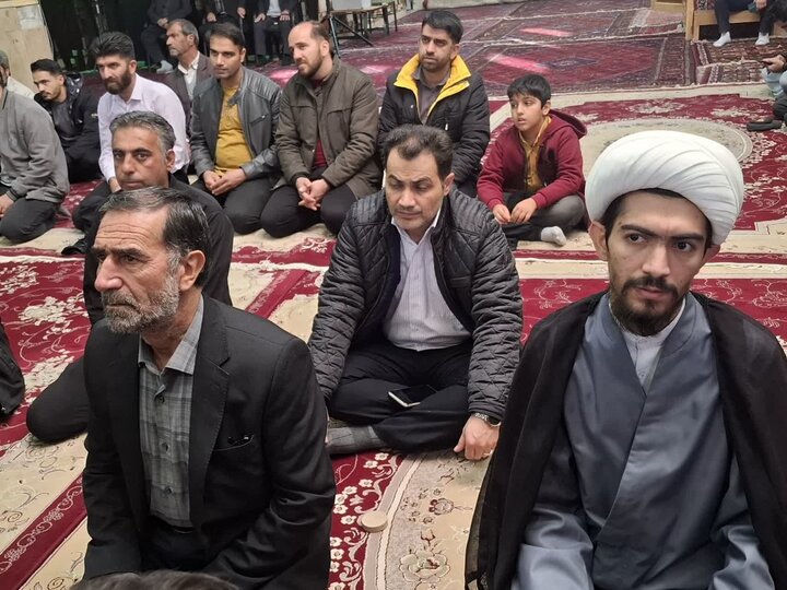 تصاویر/ نماز عبادی سیاسی بخش برزک در روستای آزران