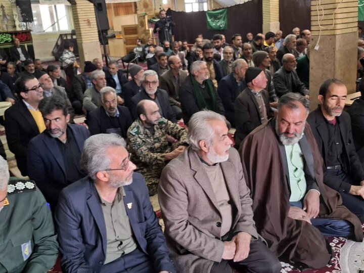 تصاویر/ نماز عبادی سیاسی بخش برزک در روستای آزران