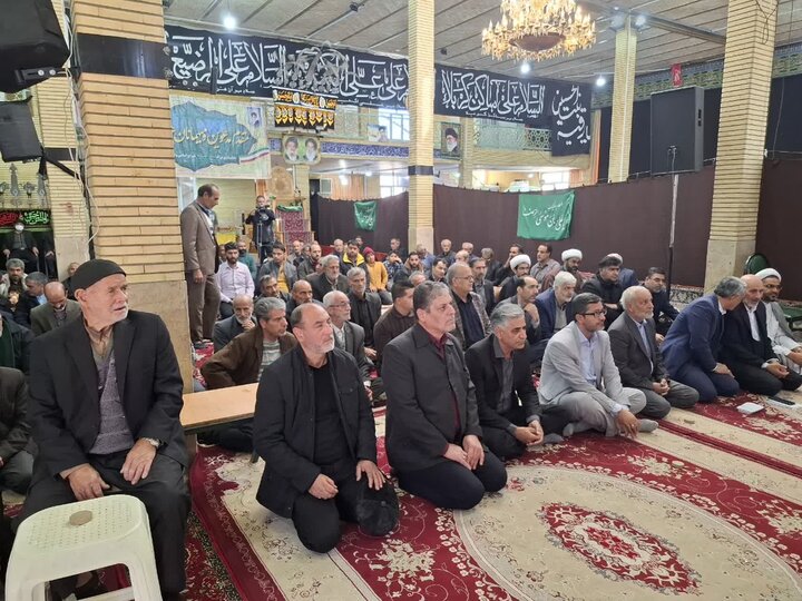 تصاویر/ نماز عبادی سیاسی بخش برزک در روستای آزران