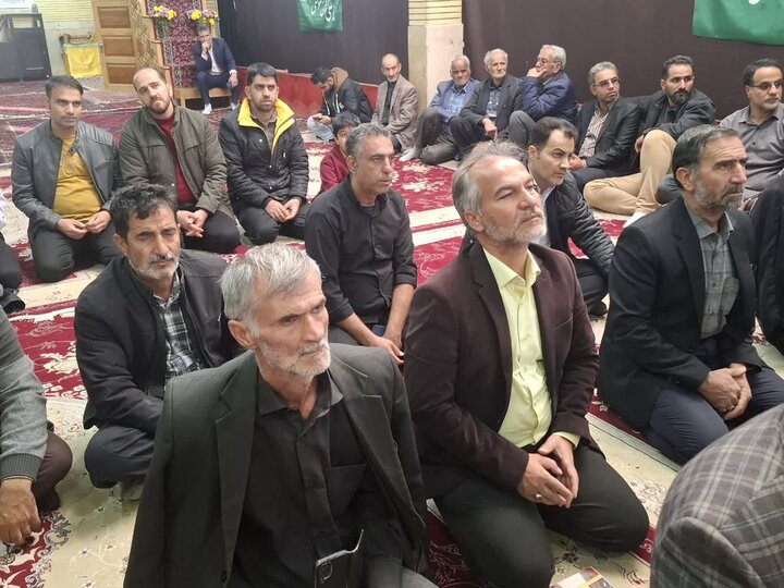 تصاویر/ نماز عبادی سیاسی بخش برزک در روستای آزران