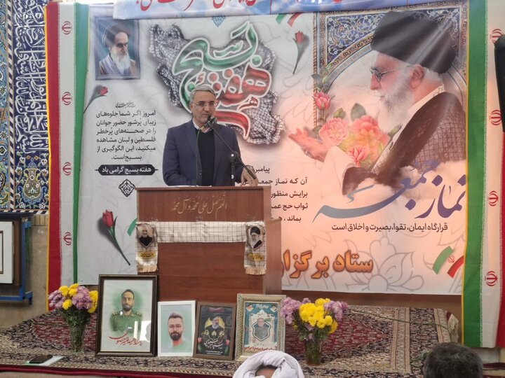 تصاویر/ نماز عبادی سیاسی بخش برزک در روستای آزران