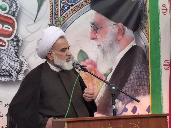 تصاویر/ نماز عبادی سیاسی بخش برزک در روستای آزران