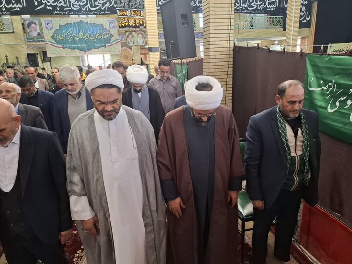 تصاویر/ نماز عبادی سیاسی بخش برزک در روستای آزران