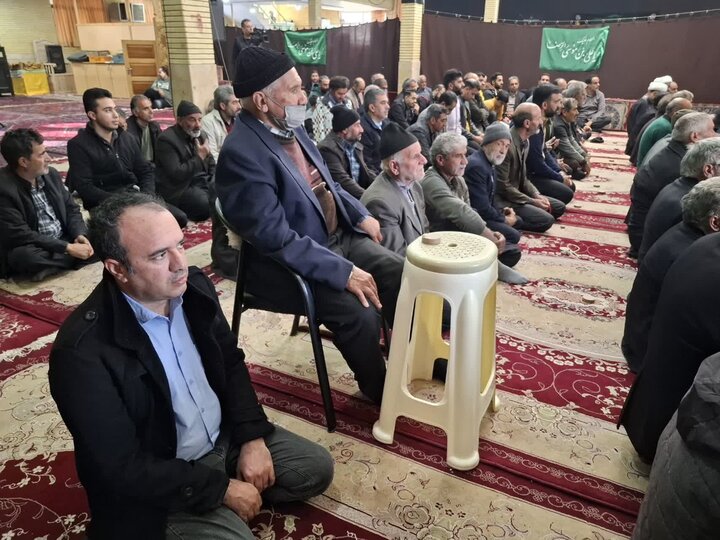 تصاویر/ نماز عبادی سیاسی بخش برزک در روستای آزران