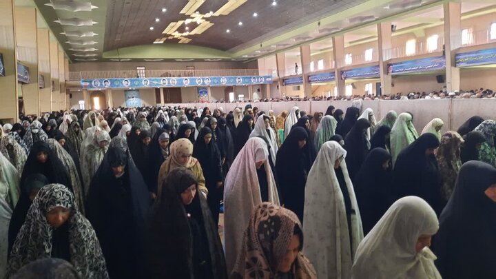 تصاویر/اقامه نماز عبادی سیاسی جمعه در خمین