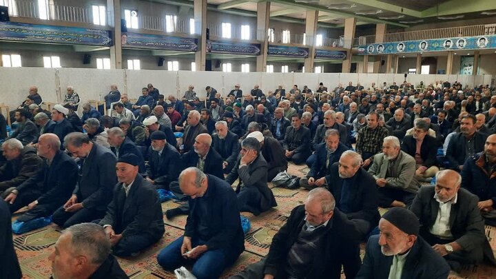 تصاویر/اقامه نماز عبادی سیاسی جمعه در خمین