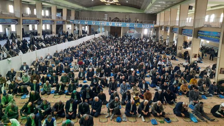 تصاویر/اقامه نماز عبادی سیاسی جمعه در خمین