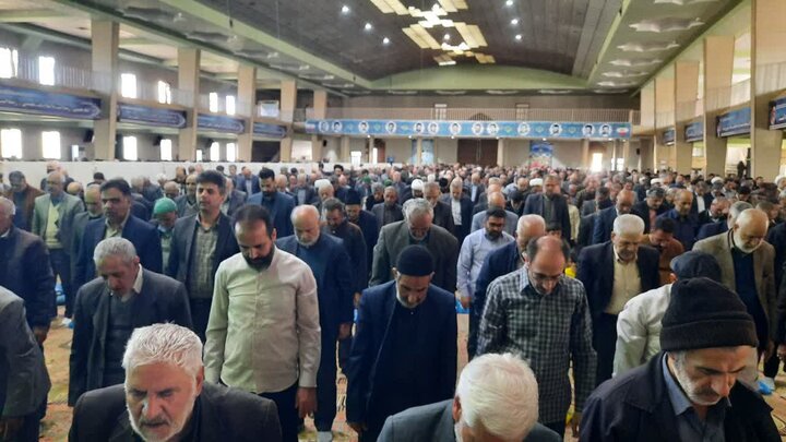 تصاویر/اقامه نماز عبادی سیاسی جمعه در خمین