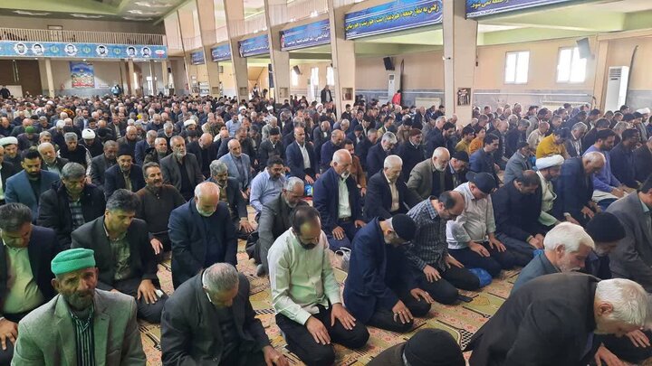 تصاویر/اقامه نماز عبادی سیاسی جمعه در خمین