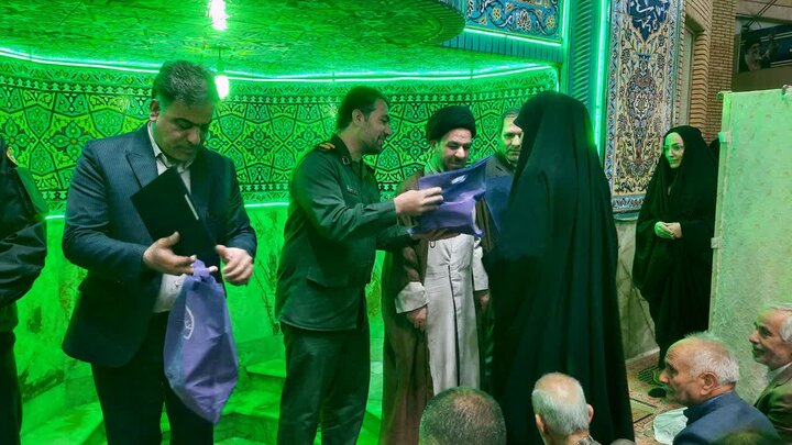 تصاویر/اقامه نماز عبادی سیاسی جمعه در خمین