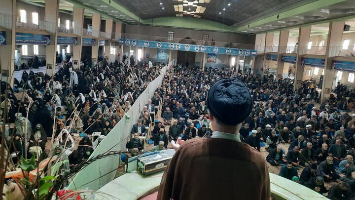 تصاویر/اقامه نماز عبادی سیاسی جمعه در خمین