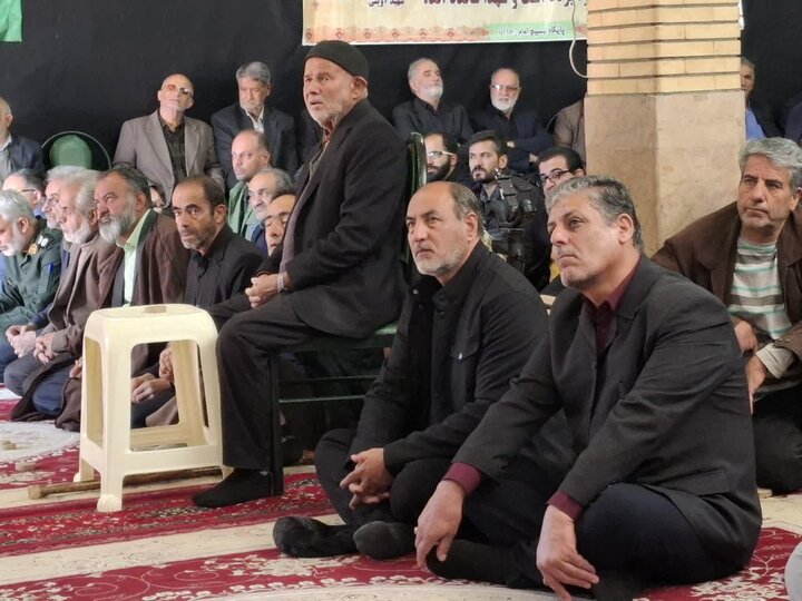 تصاویر/ نماز عبادی سیاسی بخش برزک در روستای آزران