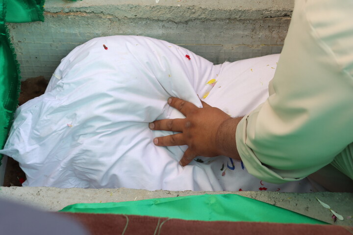 تشییع و تدفین پیکر مطهر شهید گمنام در مصلی امام خمینی(ره) اهواز