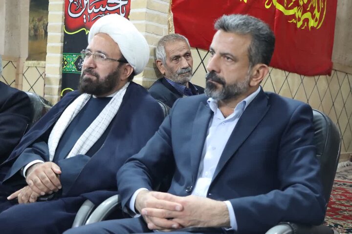 تصاویر/ آیین رونمایی از مجموعه سه‌جلدی قاب‌های افتخار؛ خاطرات شهید طلبه سید محمدجواد حسینی فیروزآبادی