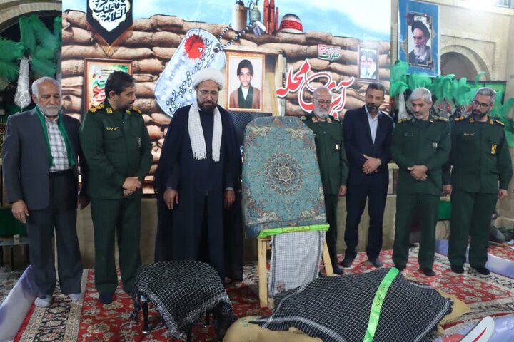 تصاویر/ آیین رونمایی از مجموعه سه‌جلدی قاب‌های افتخار؛ خاطرات شهید طلبه سید محمدجواد حسینی فیروزآبادی