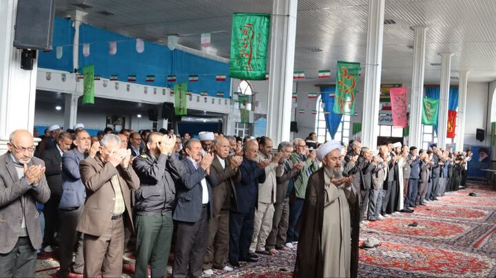 تصاویر/ اقامه نماز جمعه شهرستان شاهین دژ