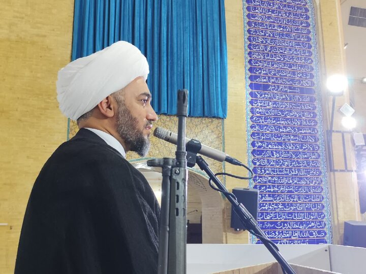 تصاویر/ اقامه نماز جمعه شهر بم