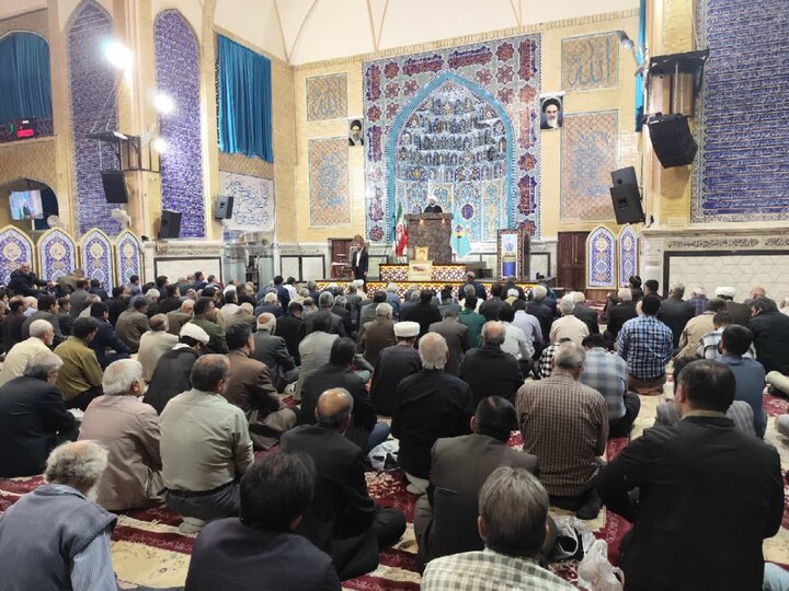 تصاویر/ اقامه نماز جمعه شهر بم