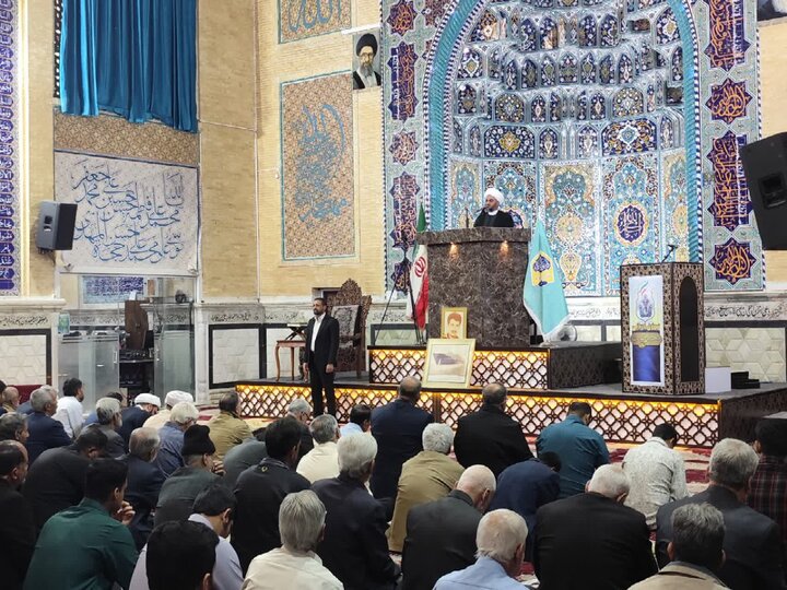 تصاویر/ اقامه نماز جمعه شهر بم