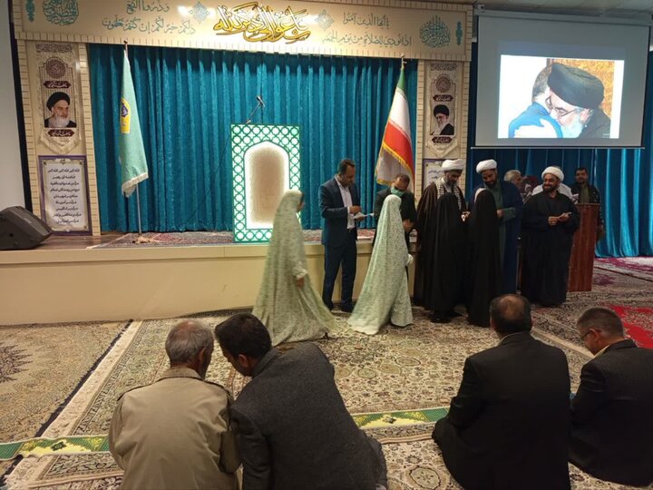 تصاویر/ اقامه نماز جمعه شهر یزدان‌آباد