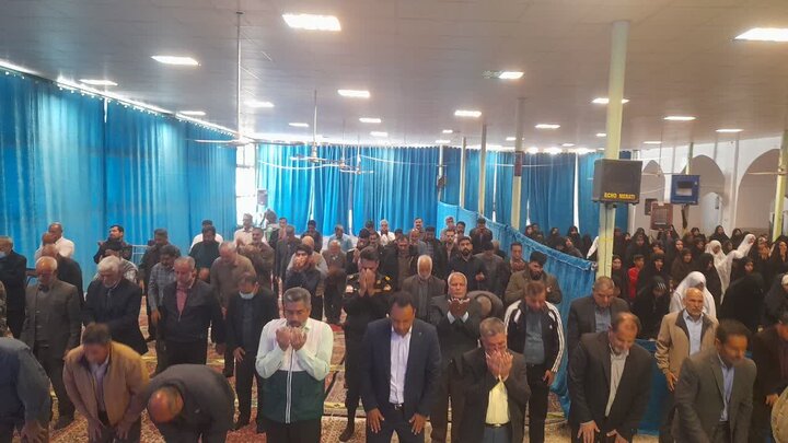 تصاویر/ اقامه نماز جمعه شهر یزدان‌آباد