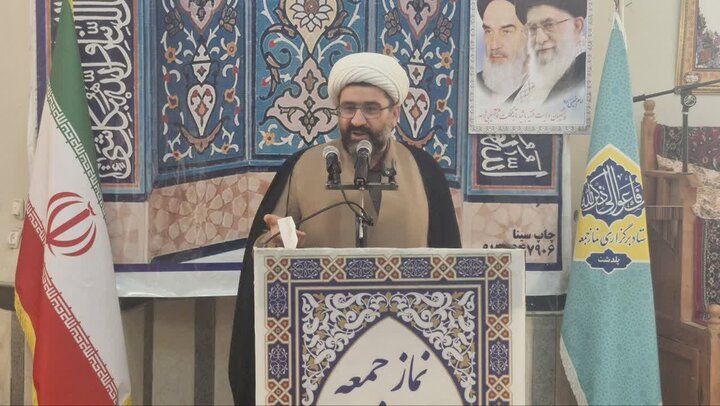 تصاویر/  اقامه نماز جمعه پلدشت